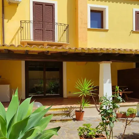 Casa Il Cortile Fiorito * Tortolì
