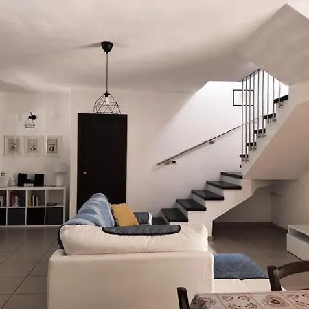 Casa Il Cortile Fiorito Apartmán *